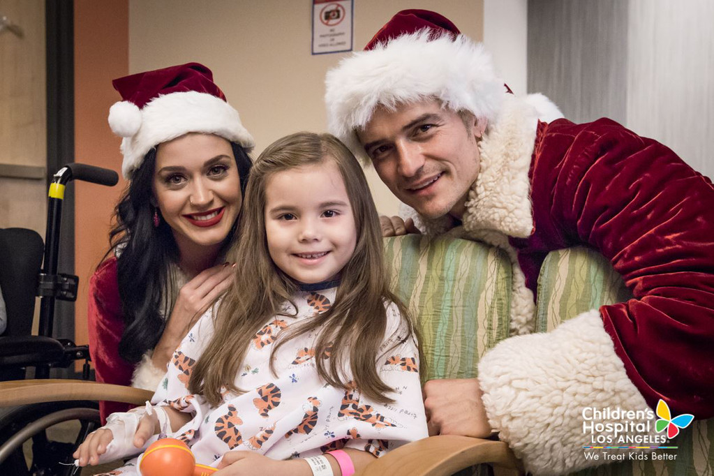 Katy Perry and Orlando Bloom Spread Holiday Cheer as Mr. and Mrs. Claus